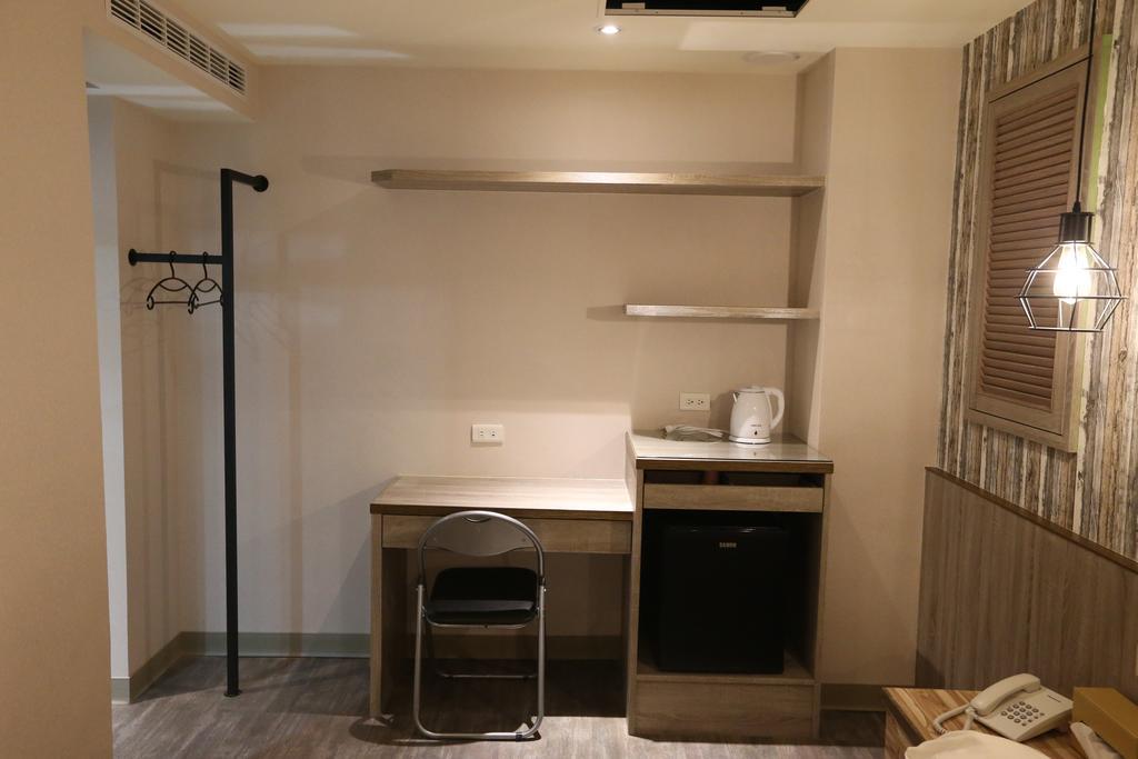 Central Hotel Taoyuan Extérieur photo
