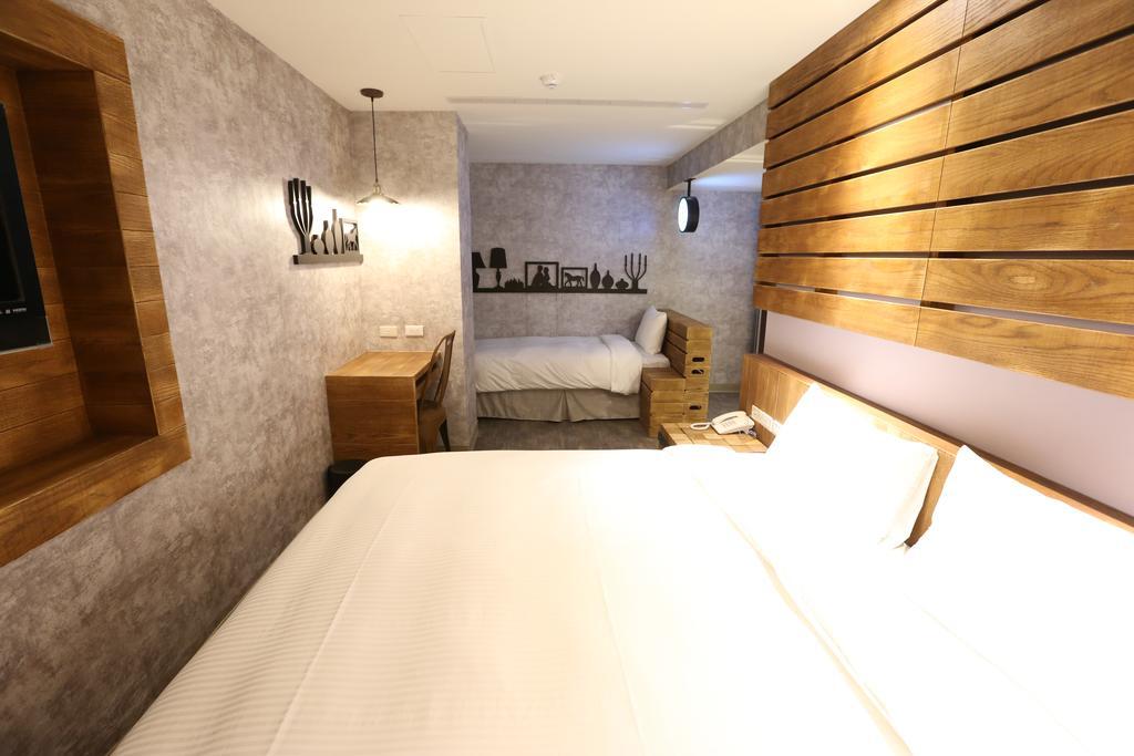 Central Hotel Taoyuan Extérieur photo