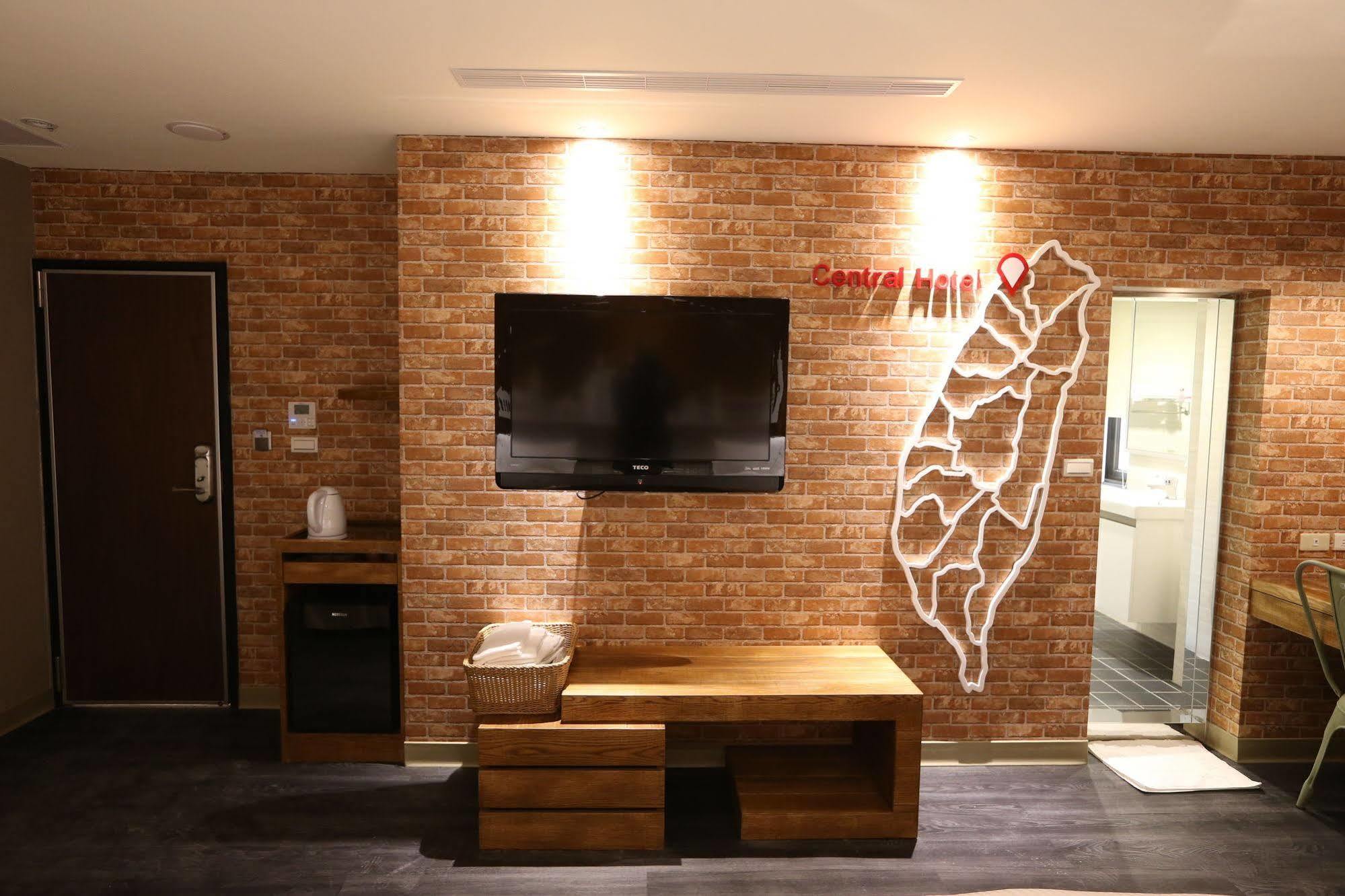 Central Hotel Taoyuan Extérieur photo