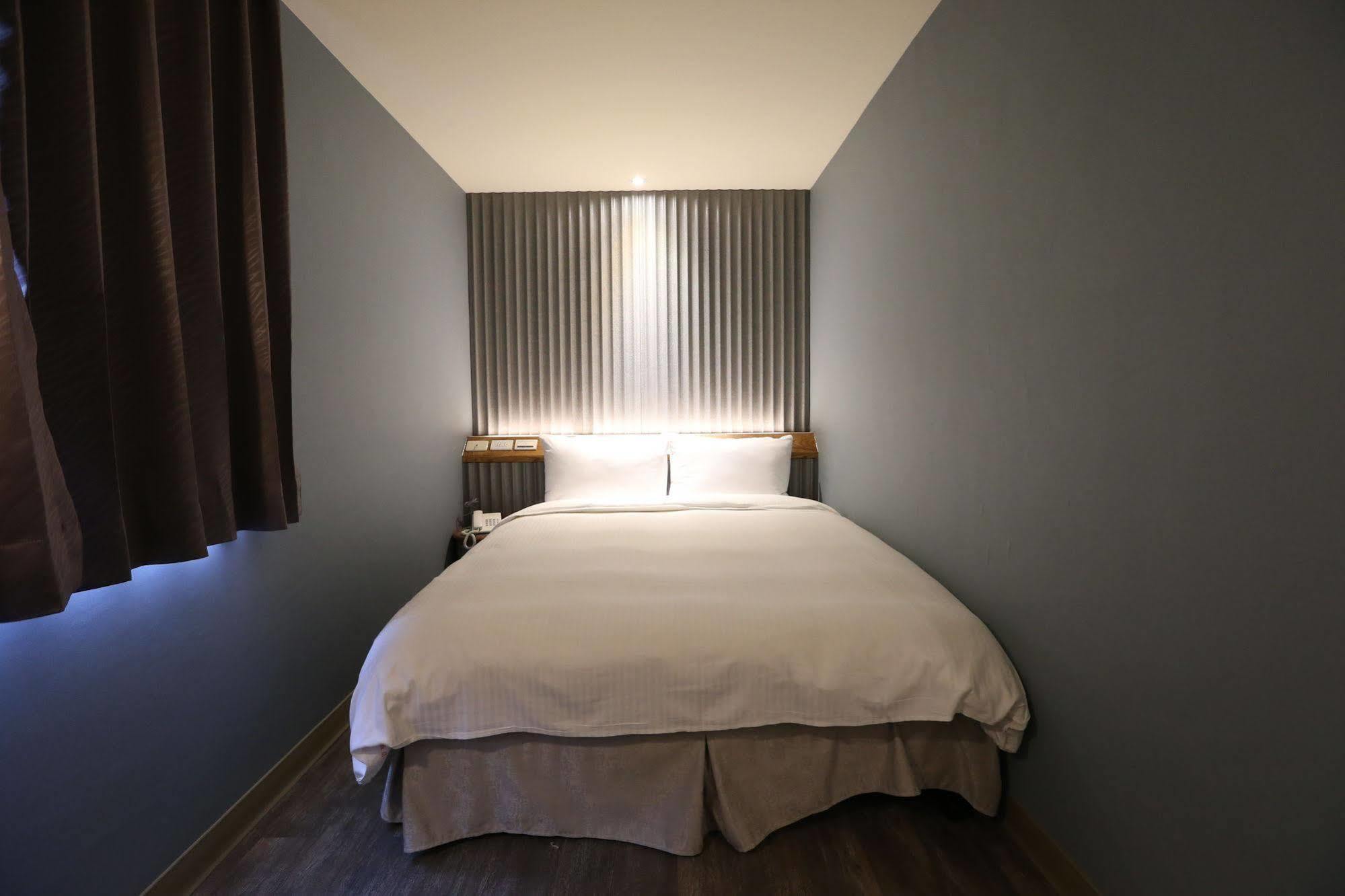Central Hotel Taoyuan Extérieur photo