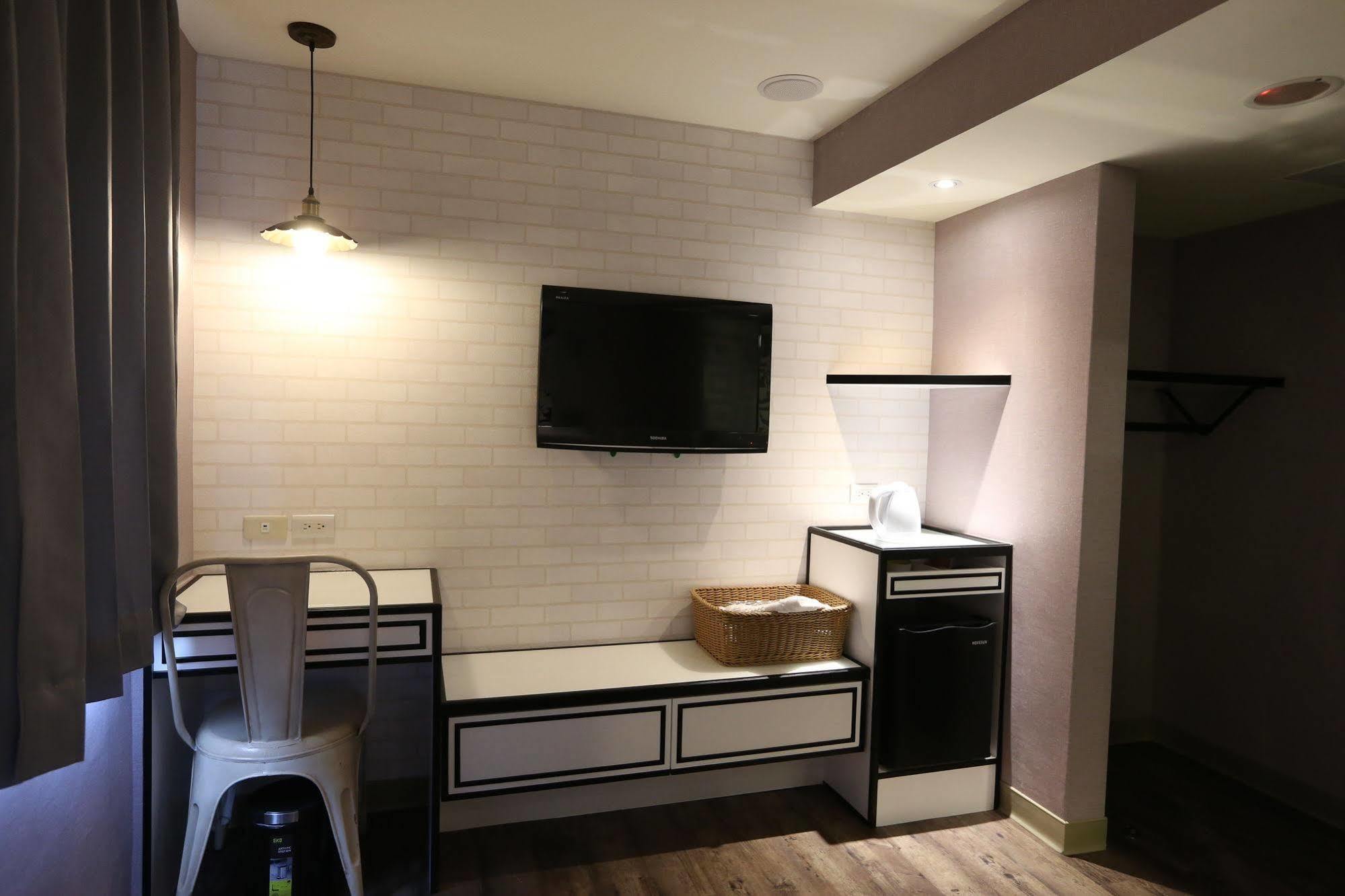 Central Hotel Taoyuan Extérieur photo
